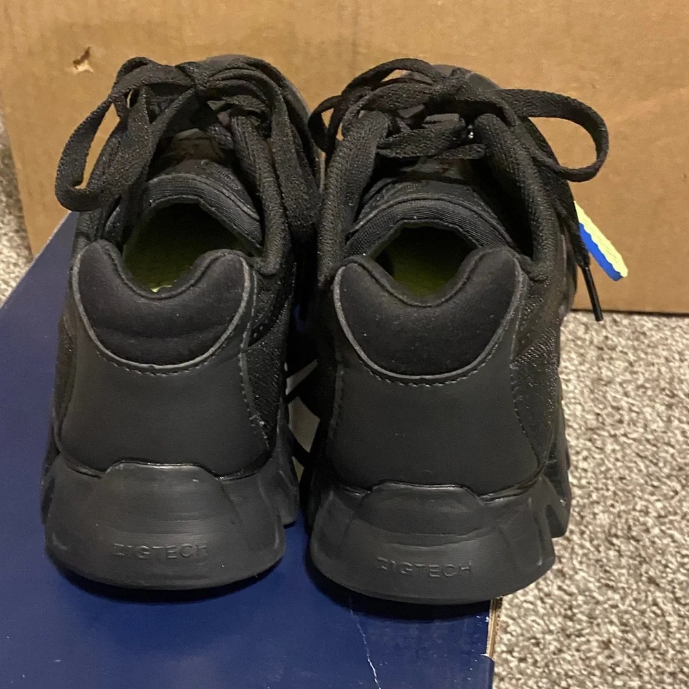 Excellent Condition Reebok Black Zig Pulse Work Women’s  Sneakers 8